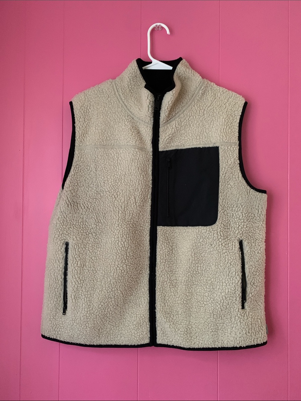 Women’s Eddie Bauer Cream and Black Sherpa Fleece Vest